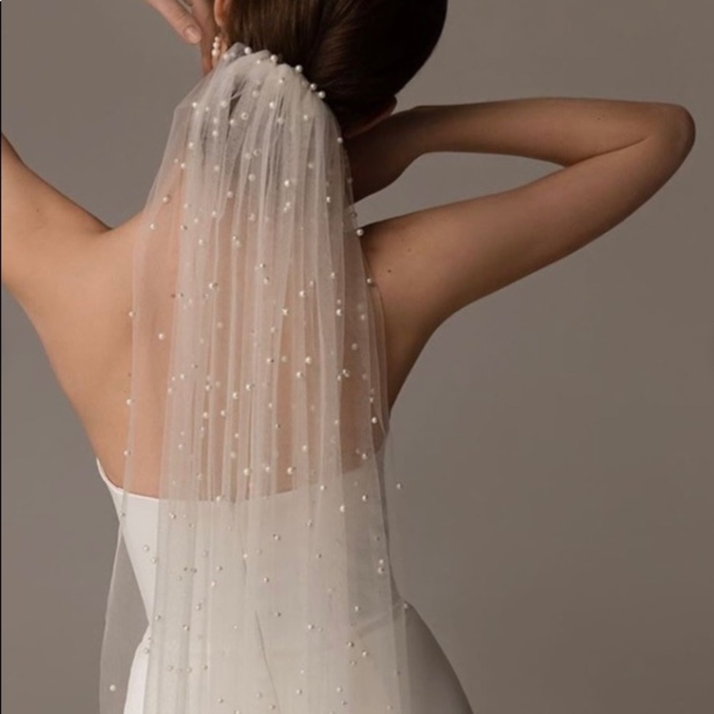 Bridal Veil w/ Pearls